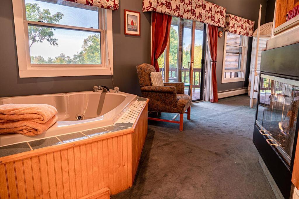Point Au Roche Lodge Plattsburgh Dış mekan fotoğraf